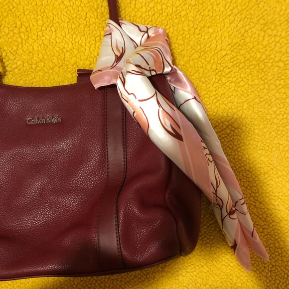 Square roses Silk scarf - Picture 6 of 8